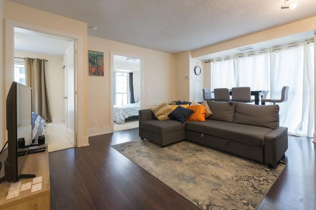 Applewood Suites - Luxury 3 Bdrm Toronto Canada