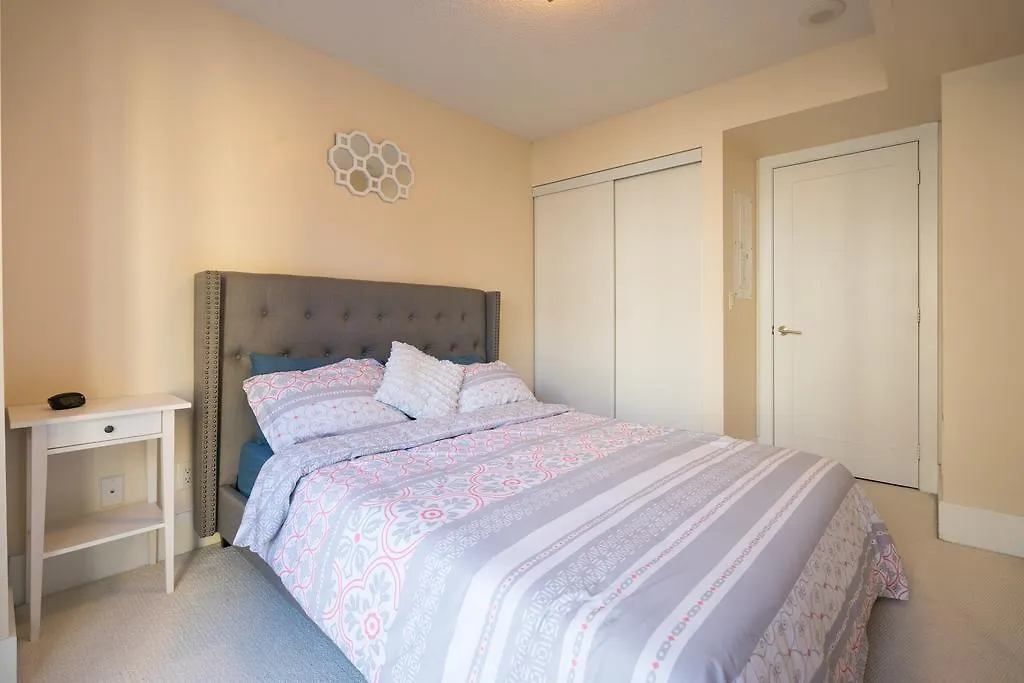 Apartment Applewood Suites - Luxury 3 Bdrm Toronto Canada