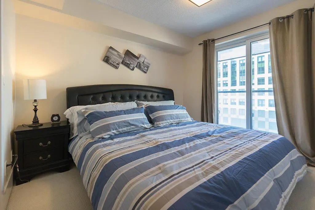 Applewood Suites - Luxury 3 Bdrm Toronto 0*,