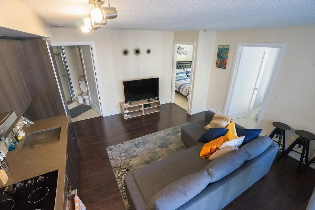 Applewood Suites - Luxury 3 Bdrm Toronto Apartment