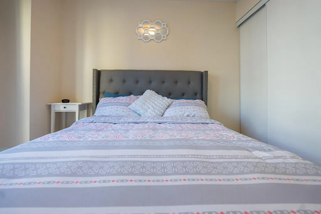 Applewood Suites - Luxury 3 Bdrm Toronto